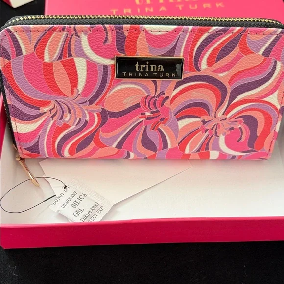 Trina Turk Vibrant Pink and Purple Swirl wallet - Picture 4 of 7